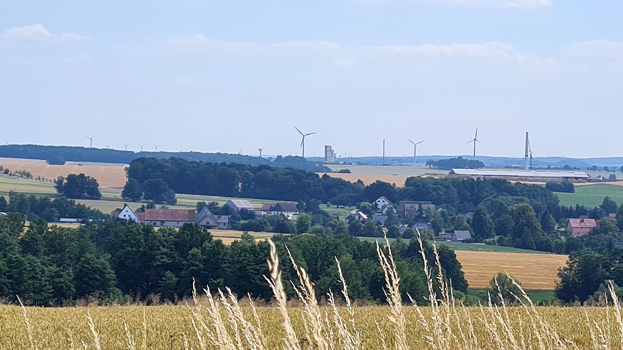 Windradbau Blick von der Straße zwischen Topfseifersdorf und Neugepülzig